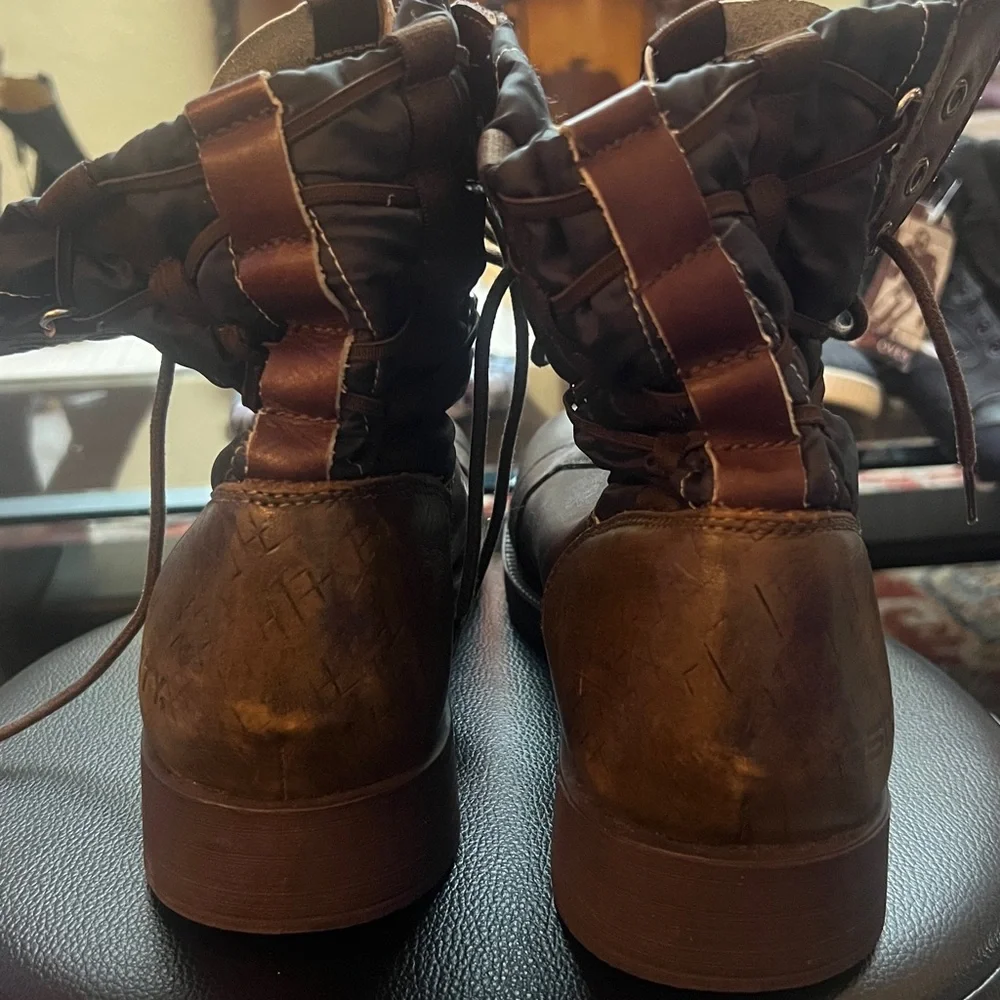 Men's Dark Brown Leather Lace-Up Boots for hiking 🥾, mountains , snow, size 10.5
